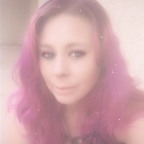 Meet your Posher, Jade - Picture 1 of 1